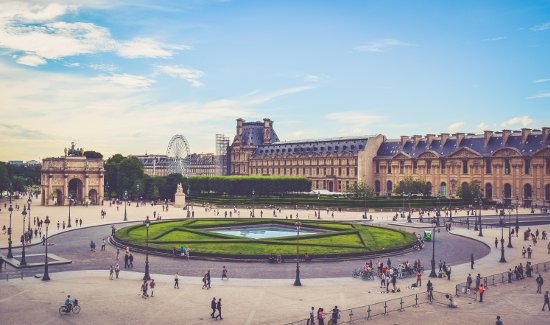 Coach hire services Paris, France